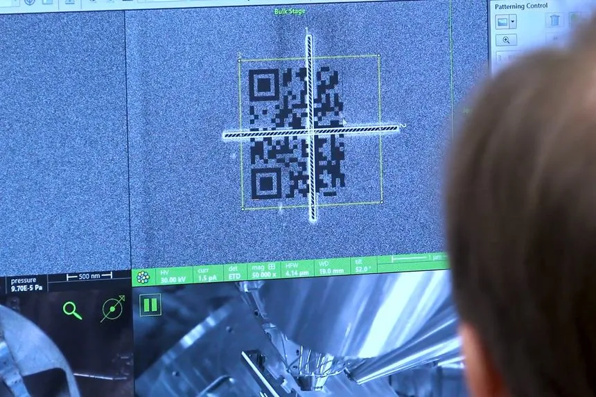Quiqr Code microscópico entra para o Guinness e pode armazenar dados por séculos 1 Quiqr Code microscópico entra para o Guinness e pode armazenar dados por séculos